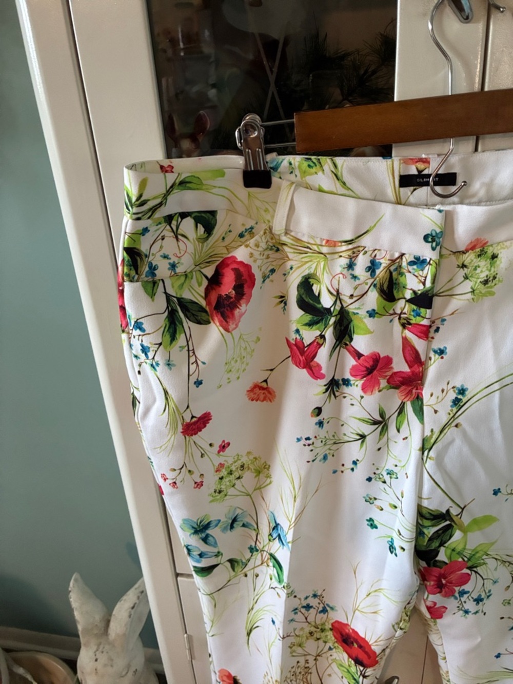 Worthington sz 18 Slim Fit White Floral Ankle Cropped Pants NWT - Picture 2 of 9
